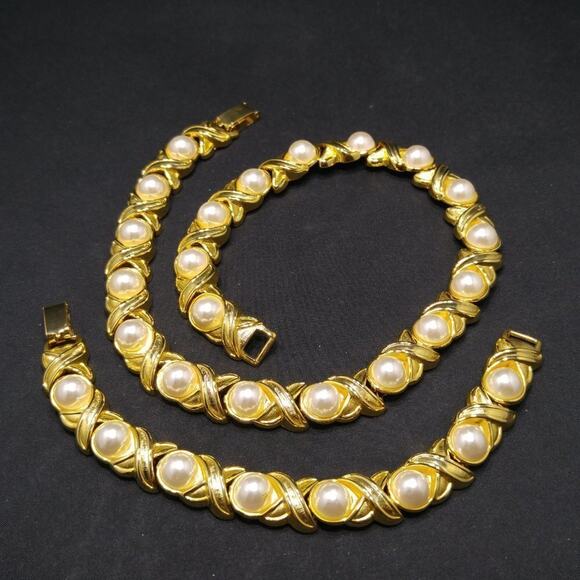 Vintage Gold Plated Necklace Bracelet Set, White Faux Pearl Cabochons, 1980s - Picture 4 of 6